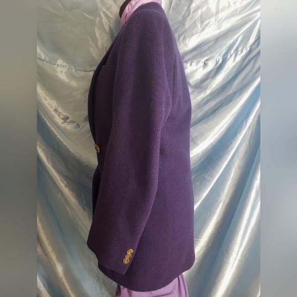 Elegant Stylish Vibrant Purple 100% Camel Hair Coat by Woolf Brothers - Picture 6 of 13